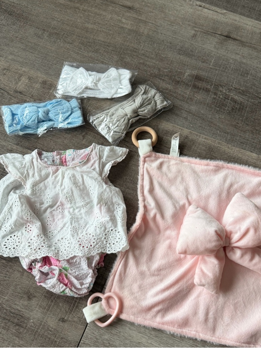 Mud Pie,set of 3 bows, Bow Lovey Security Blanket teether